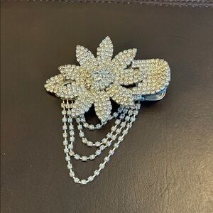 Vintage Silver Crystal Flower Hair Accessory